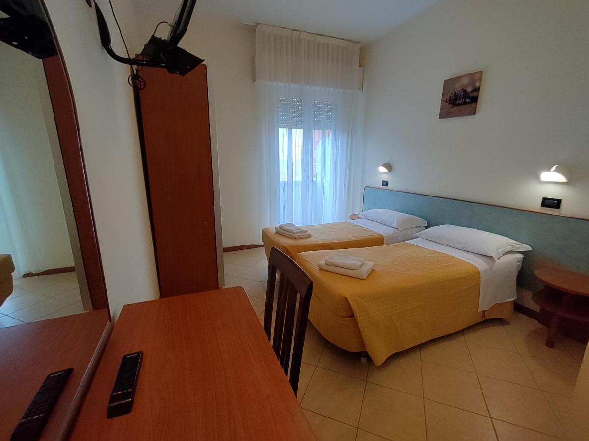 Hotel Brooklyn Rimini Ngoại thất bức ảnh