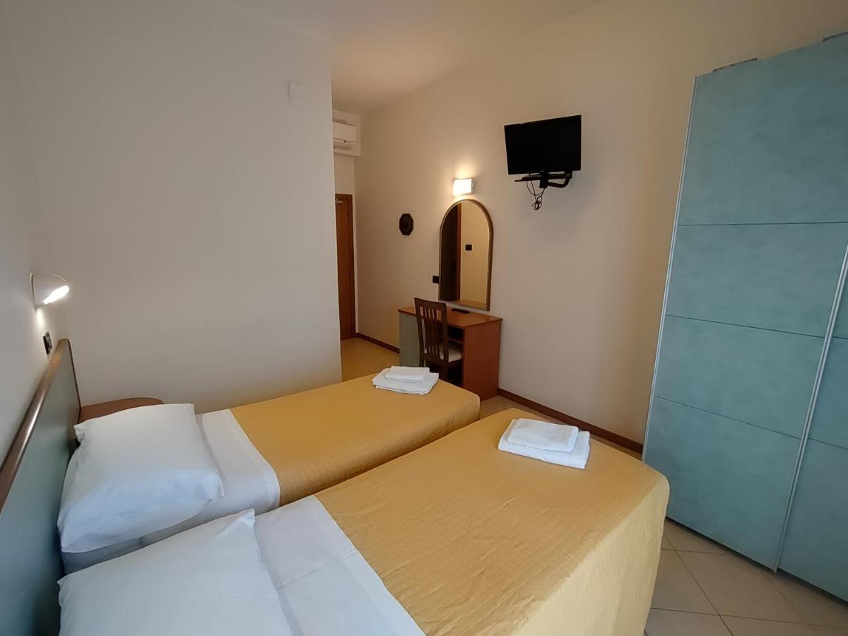 Hotel Brooklyn Rimini Ngoại thất bức ảnh